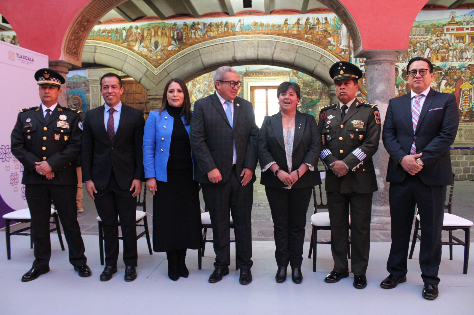 Asiste Maribel Pérez Arenas a ceremonia por el 107 aniversario de promulgación de la Constitución